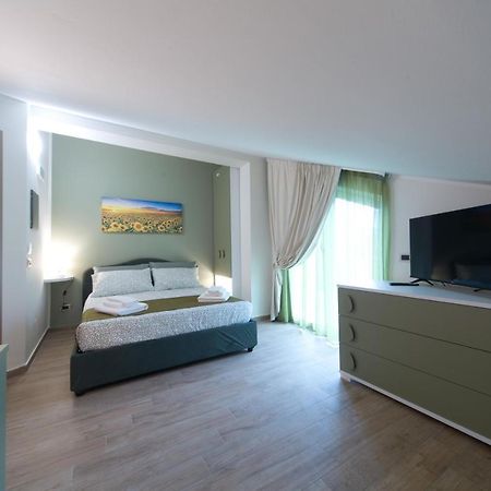 Slow Chic Apartment Beb Policlinico Messina Eksteriør billede