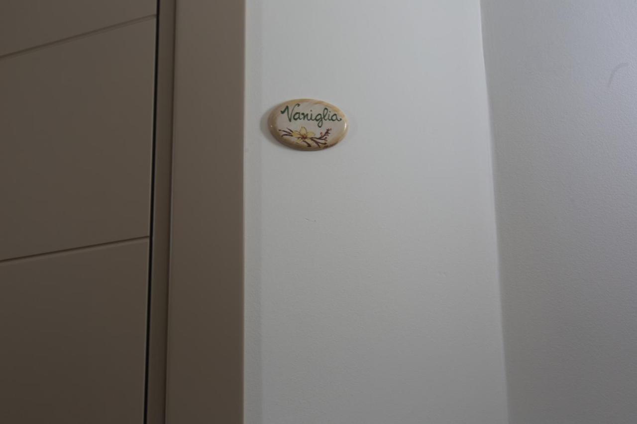 Slow Chic Apartment Beb Policlinico Messina Eksteriør billede