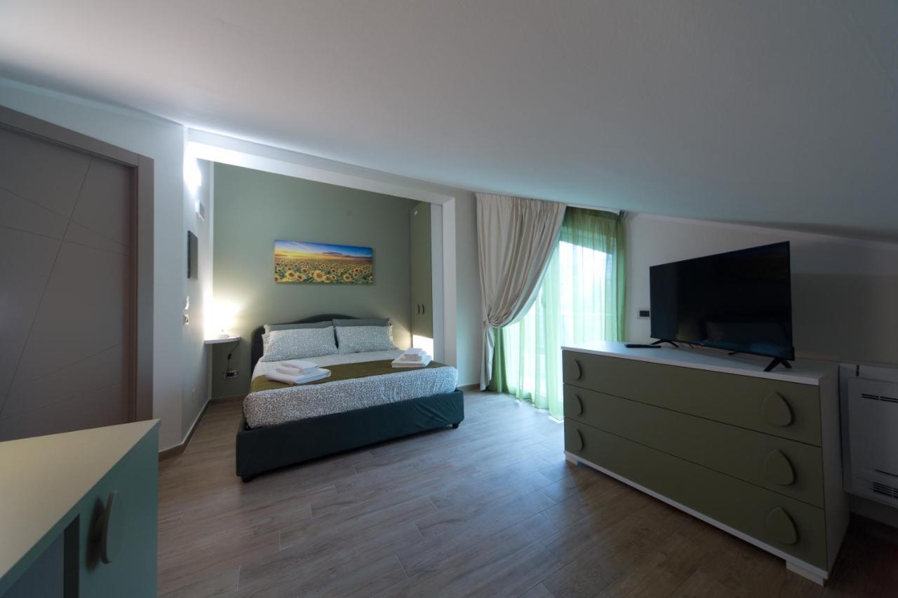 Slow Chic Apartment Beb Policlinico Messina Eksteriør billede